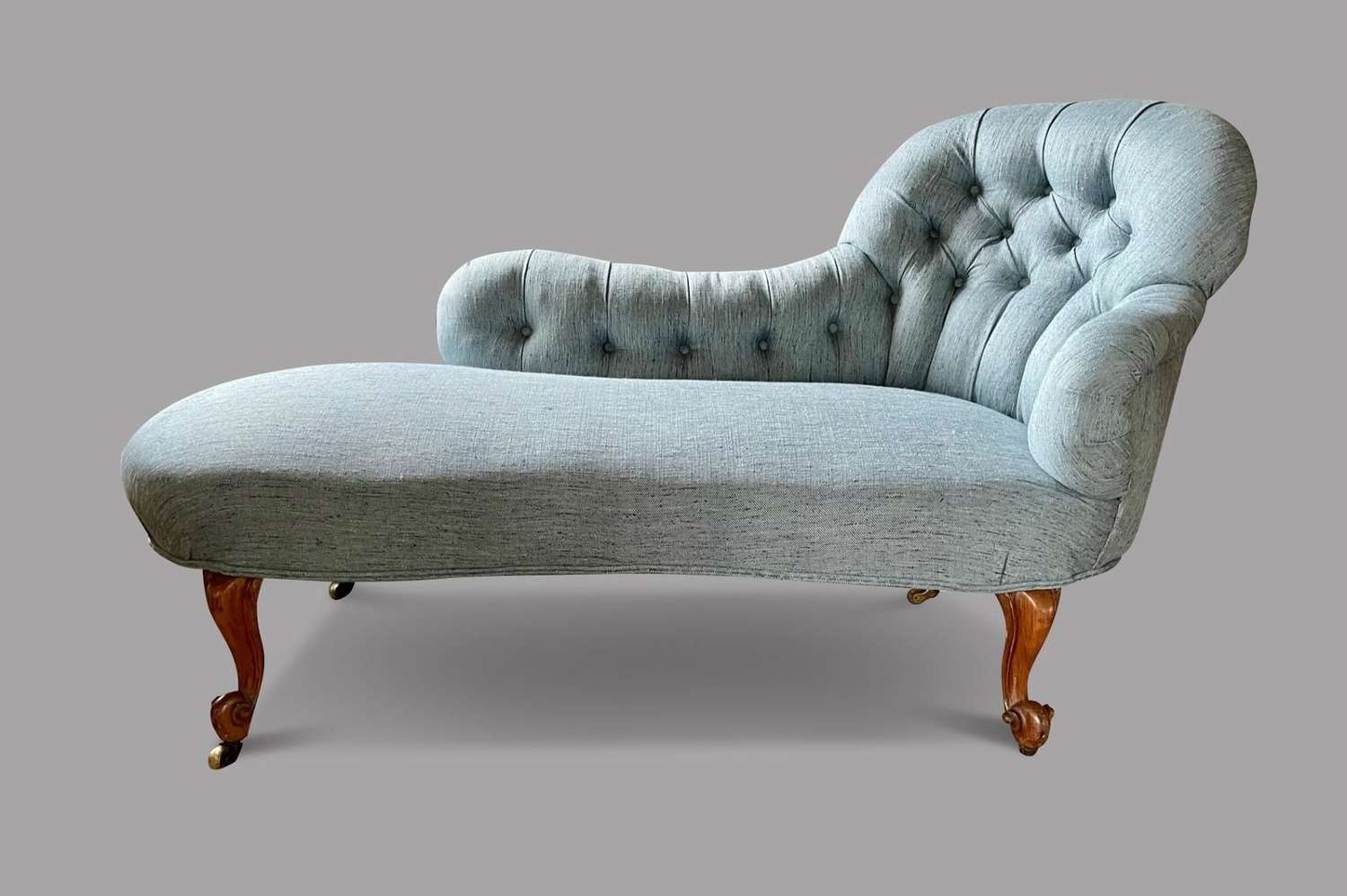 Lovely Victorian Walnut Chaise Longue