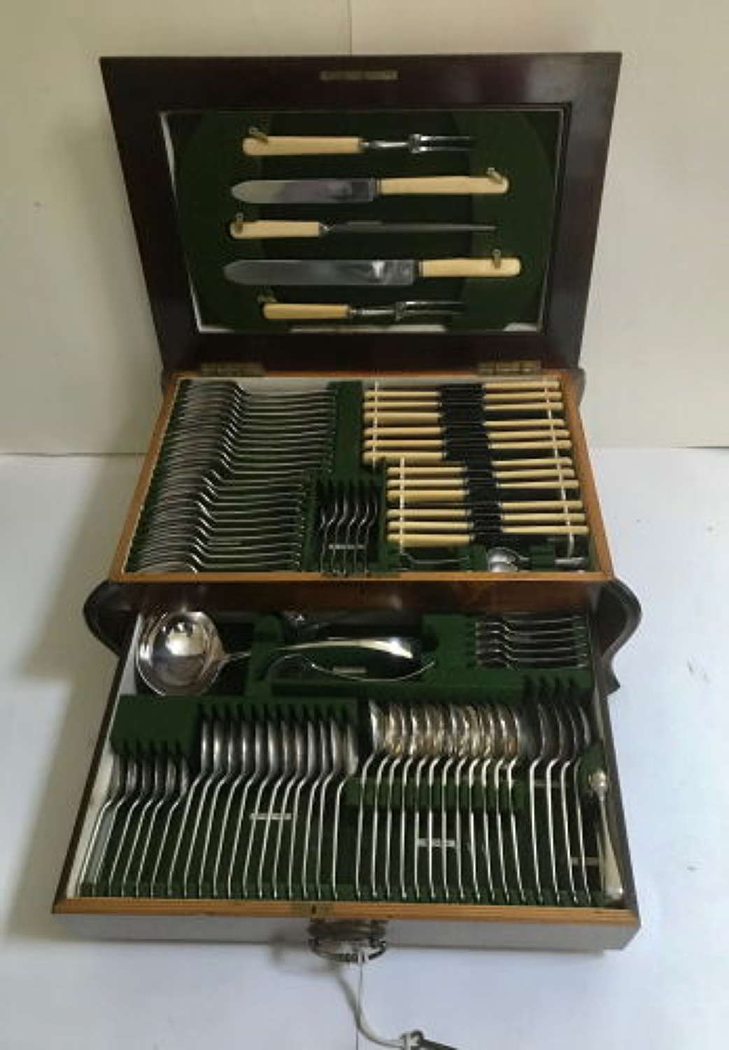 Silver Canteen of 12 Place Setting Cutlery