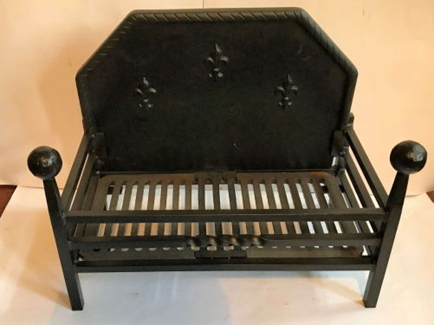 Fire Grate with Decorative Back