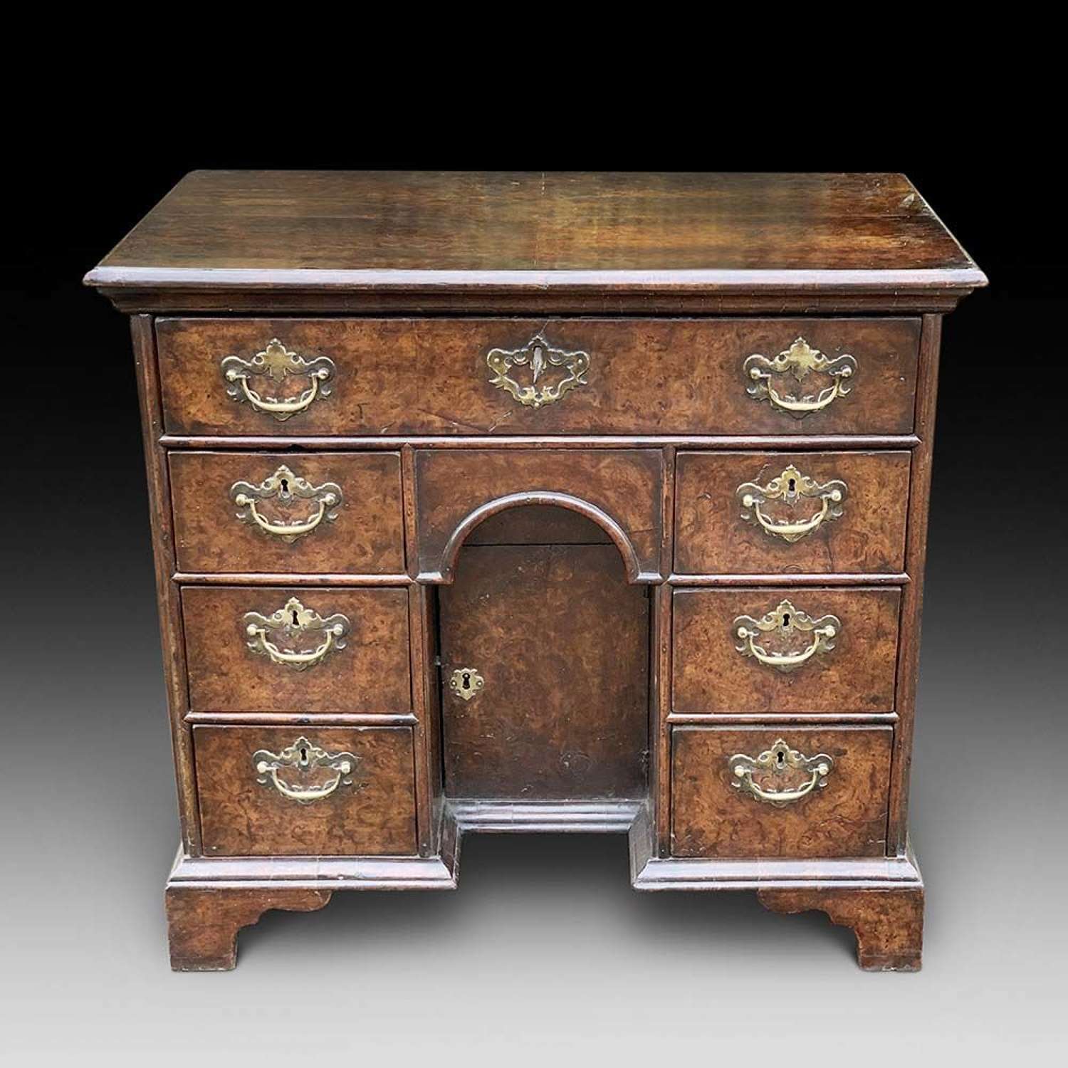 Burr Elm Kneehole Desk, Ca. 1720-1750