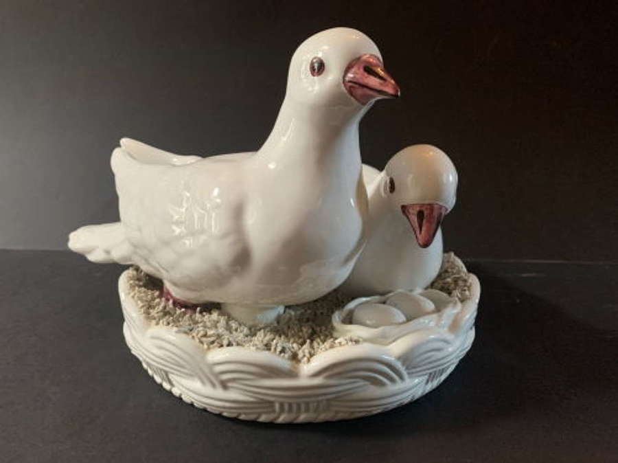 Italian Ceramic Centrepiece - Doves on a Nest