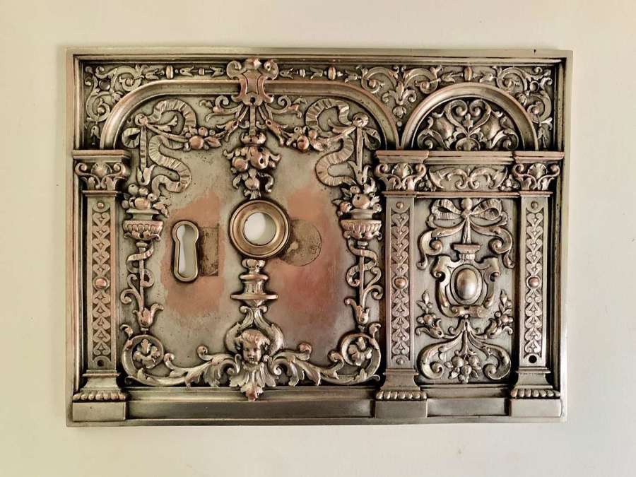 A Early 19thc Key and Lock Plate