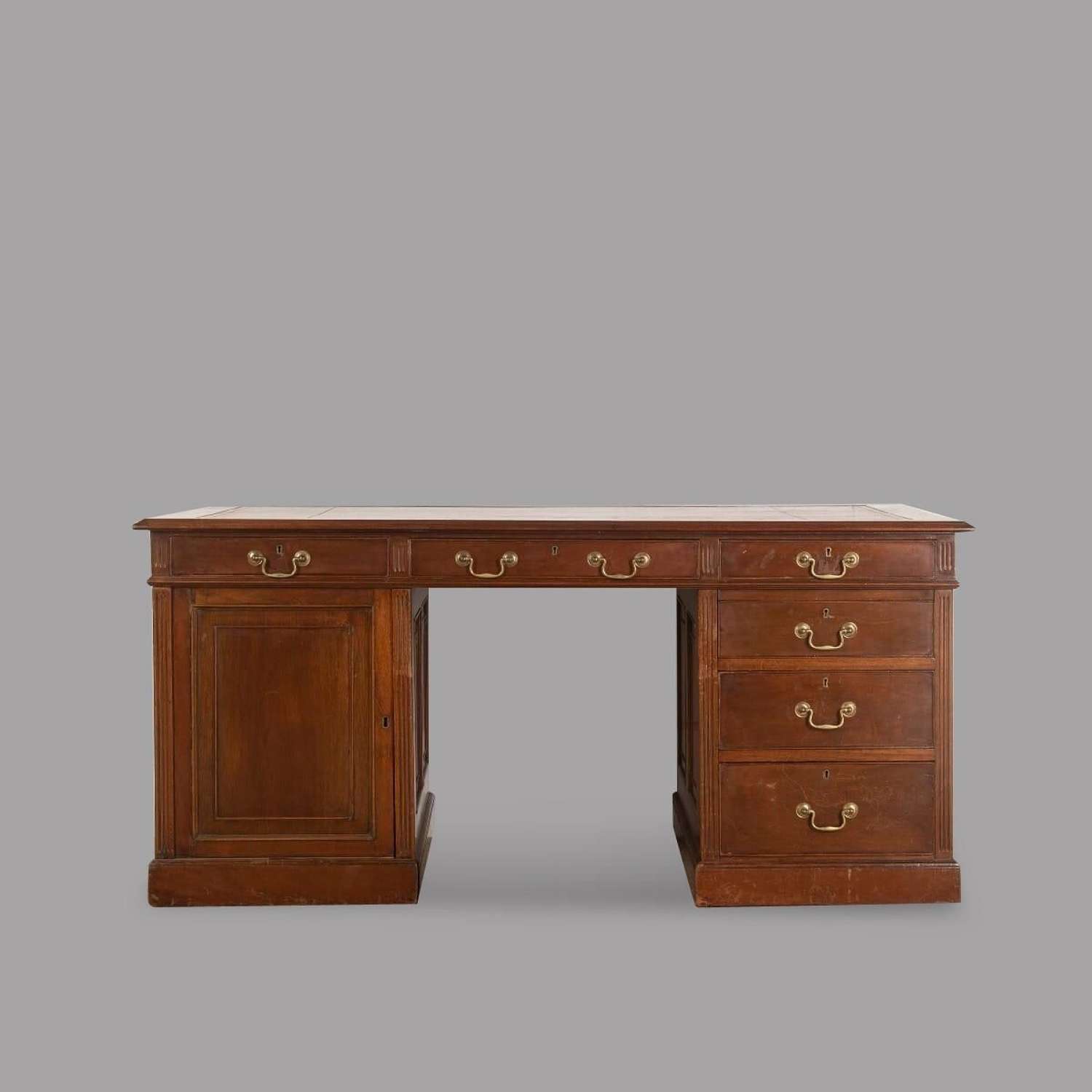 English 19th Century Walnut Pedestal Desk