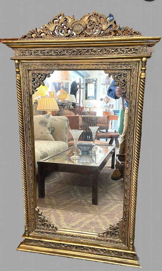 An Attractive William Kent Style Tabernacle Gilt Mirror
