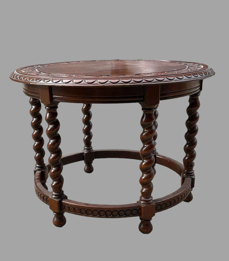 An Oak Circular Side/Coffee Table