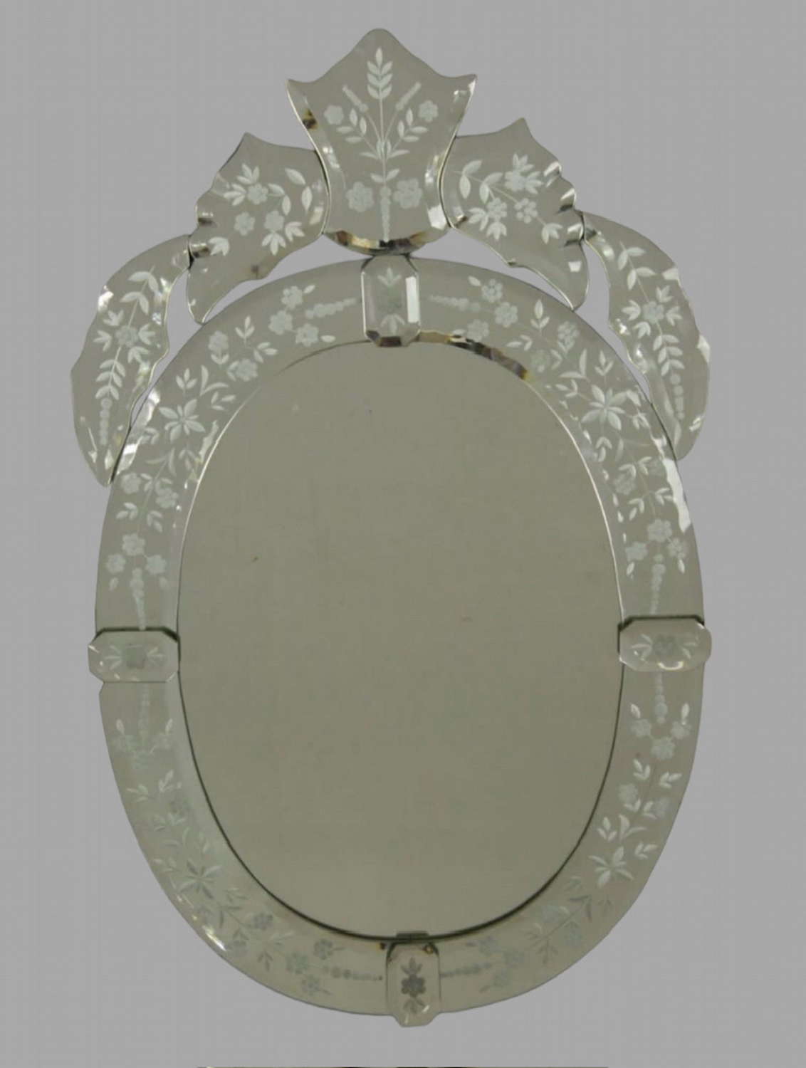 A c1900 Oval Wall Mirror