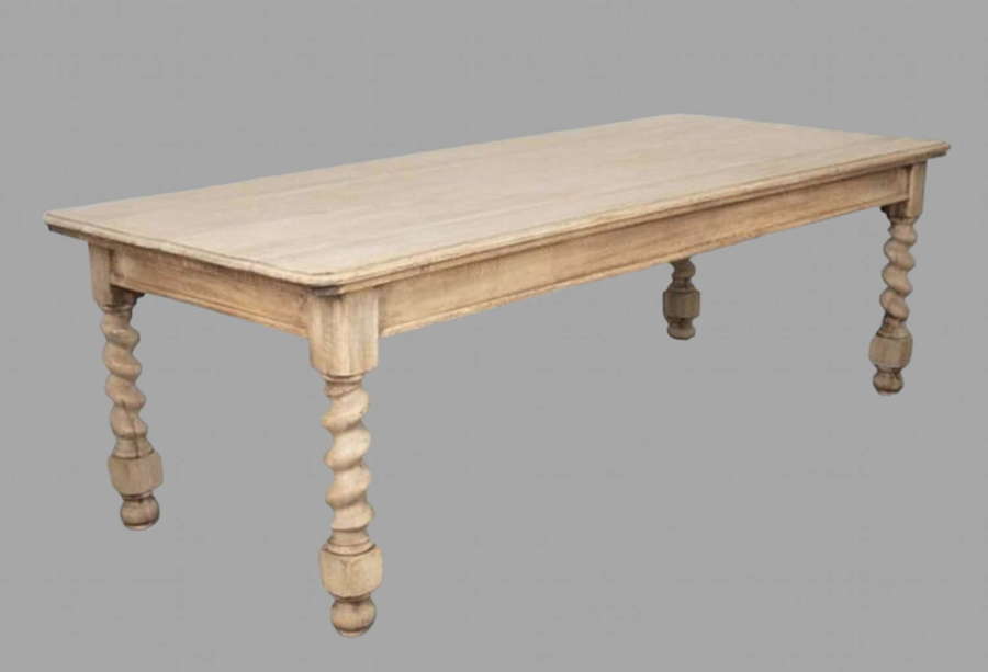 A English Bleached Oak Farmhouse/Dining Table