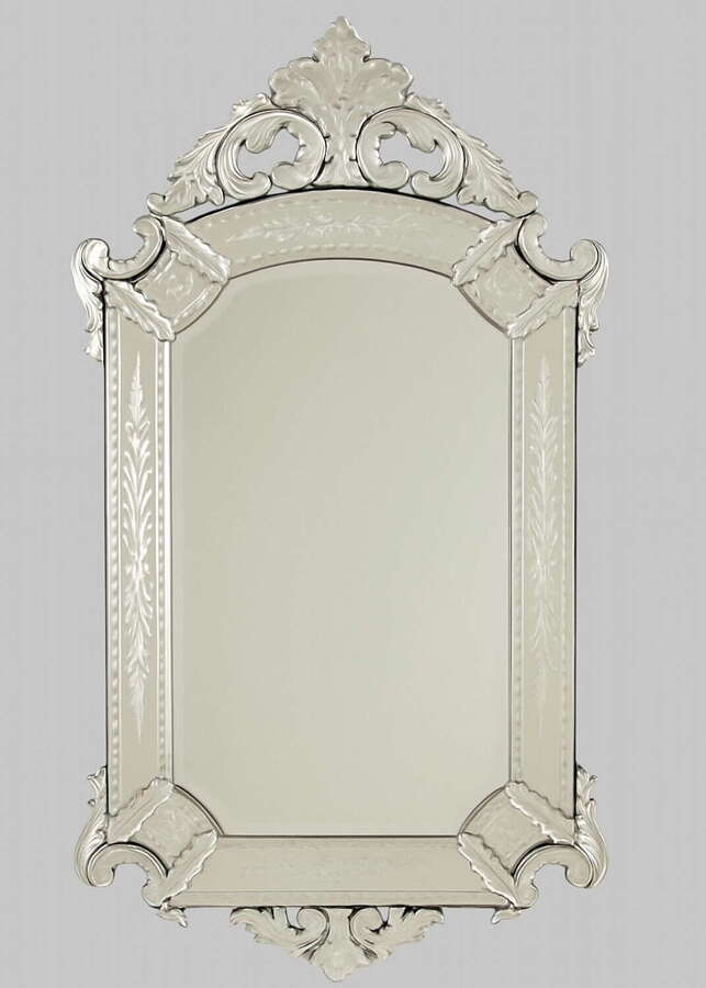 A Very Decorative Venetian Italian Mirror c1920