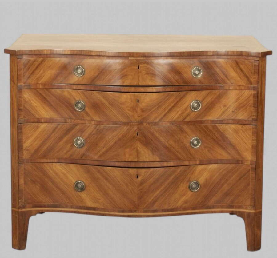 A Lovely 19thc Kingwood Serpentine Chest of Drawers