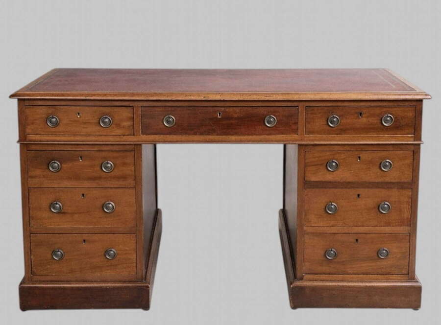 Late Victorian Mahogany Pedestal Desk with Original Leather Top