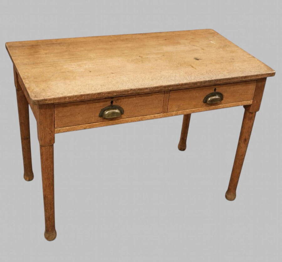 Early 20th Century Oak Two-Drawer Work / Kitchen Table